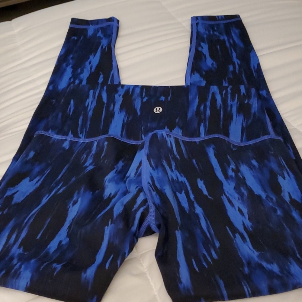 Lululemon black and blue high waist leggings